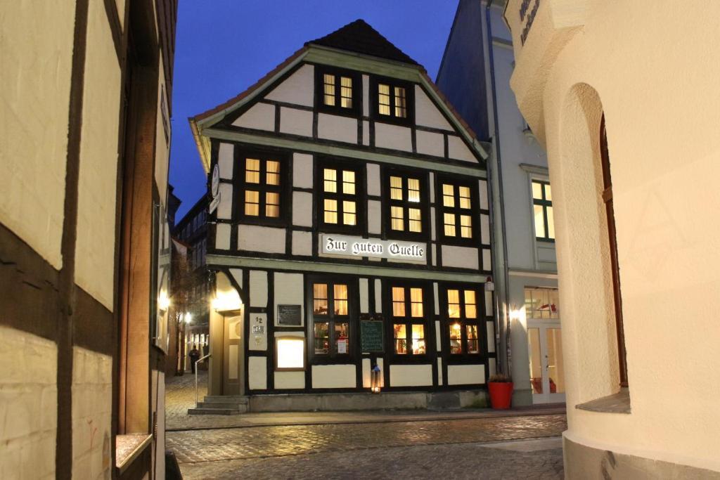 Gasthof Zur Guten Quelle Шверін Екстер'єр фото